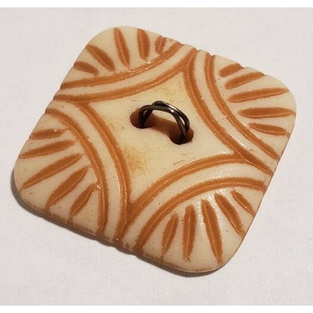 3 NOS New Vintage Buttons on Card La Mode Style 29348 Taiwan 1 inch Square